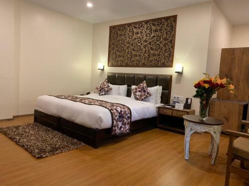Hotel The Aryan Regency