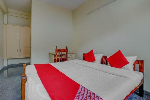 Hotel Oyo 82073 Ck Tourist Home
