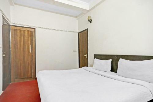 Capital O 84287 Hotel Monarch Paradise