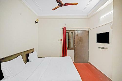 Capital O 84287 Hotel Monarch Paradise
