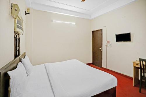Capital O 84287 Hotel Monarch Paradise