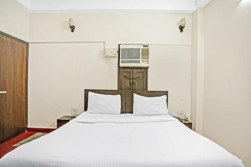 Capital O 84287 Hotel Monarch Paradise