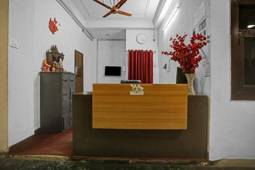 Capital O 84287 Hotel Monarch Paradise