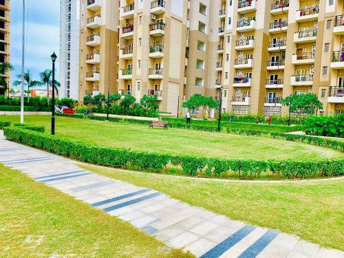 Apartamento The Royal Square Near India Expo Mart