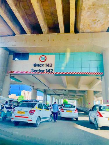 Apartamento The Tiger Square Near India Expo Mart