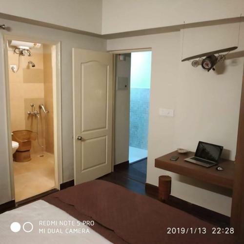 Apartamento Independent Charming Studio With Balcony Urban View
