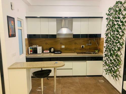 Apartamento The Urban Square Near Indiaexpo Mart