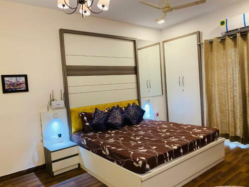 Apartamento The Urban Square Near Indiaexpo Mart