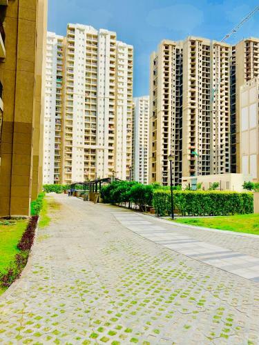 Apartamento The Savage Square Near India Expo Mart