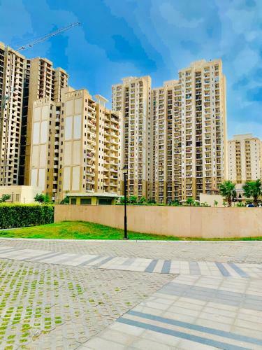 Apartamento The Savage Square Near India Expo Mart