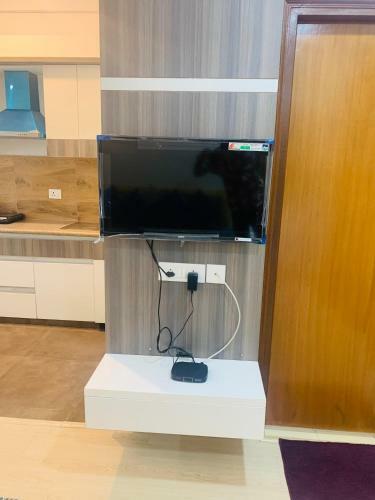 Apartamento The Savage Square Near India Expo Mart