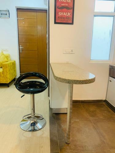 Apartamento The Savage Square Near India Expo Mart