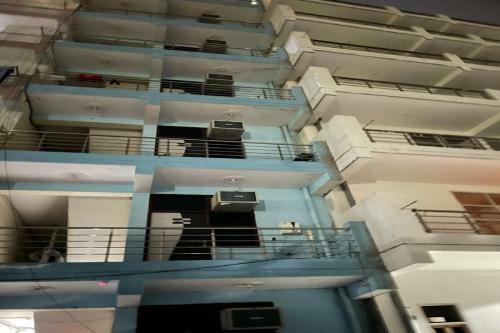 Oyo 79872 Hotel Overstay
