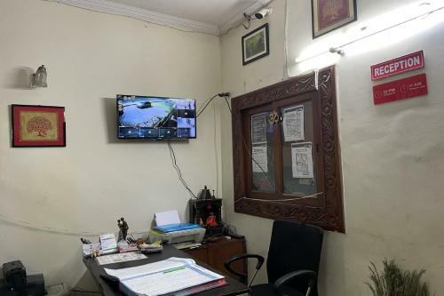 Oyo 79872 Hotel Overstay