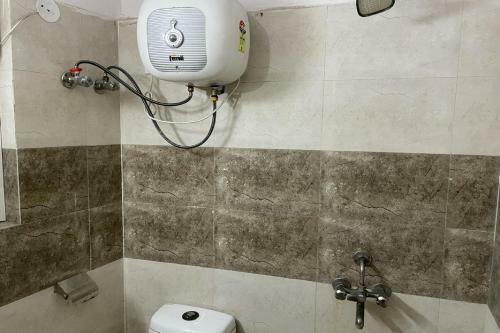 Oyo 79872 Hotel Overstay
