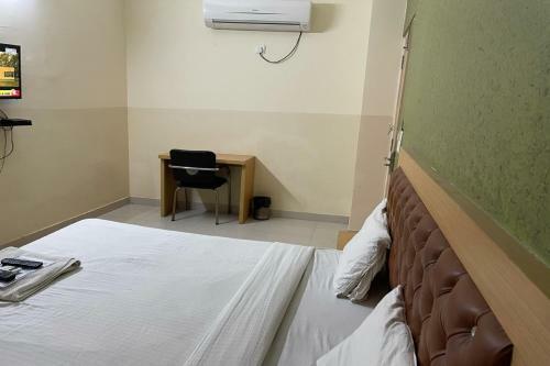 Oyo 79872 Hotel Overstay