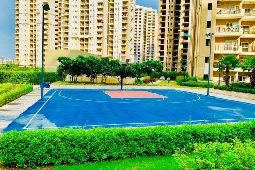 Apartamento The Metro Square Near India Expo Mart