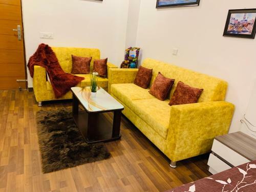 Apartamento The Karma Square Near India Expo Mart