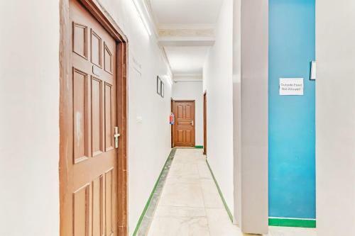Hotel Silverkey Executive Stays 29520 Metro Hospital Noida