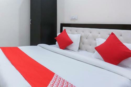 Oyo 69889 Hotel Premium