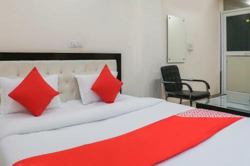 Oyo 69889 Hotel Premium