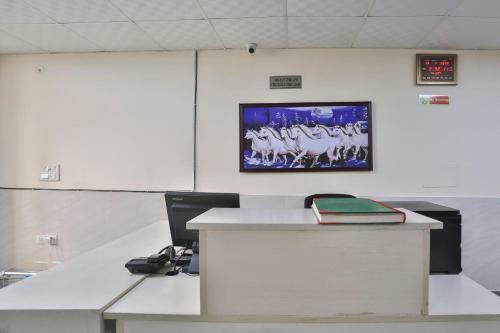 Oyo 69889 Hotel Premium