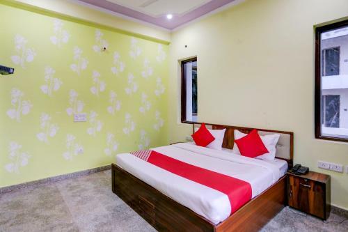 Oyo 82414 Hotel Basera