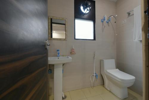 Hotel Hari International - Noida Sector 11