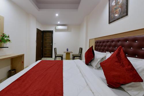Hotel Hari International - Noida Sector 11