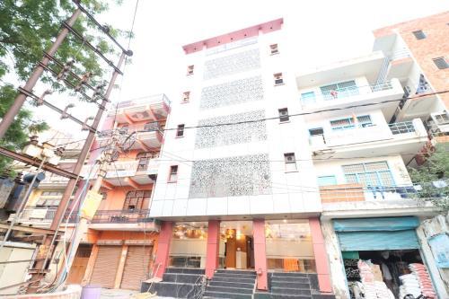 Hotel Hari International - Noida Sector 11