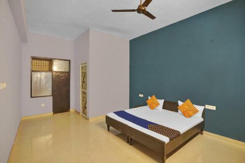 Hotel Spot On 82185 Noida House