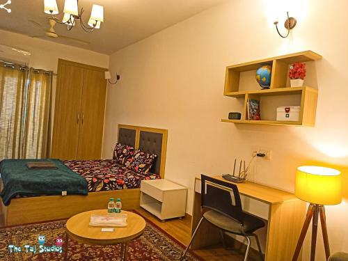 Noida Studio Apartment - Super Luxury Place