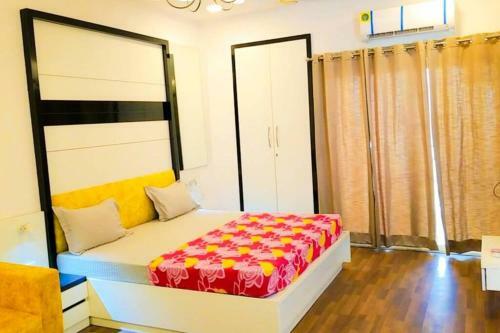 Noida Studio Apartment - Super Luxury Place