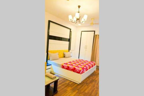 Noida Studio Apartment - Super Luxury Place