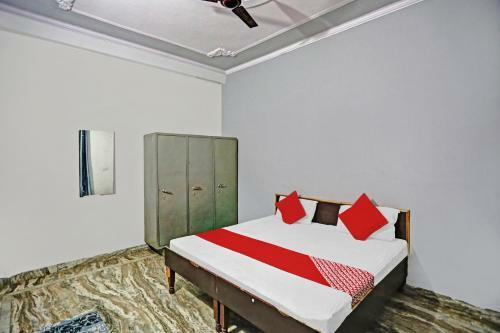 Hotel Oyo 82128 Golden Regency