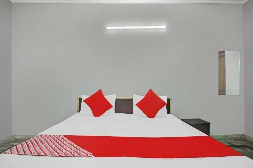 Hotel Oyo 82128 Golden Regency