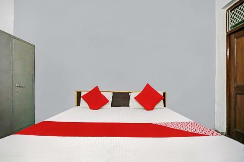 Hotel Oyo 82128 Golden Regency