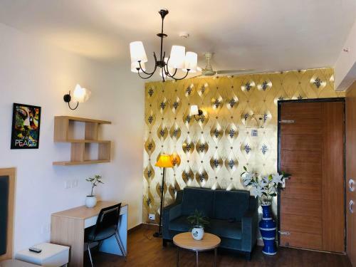 Gulmohar Service Apartment