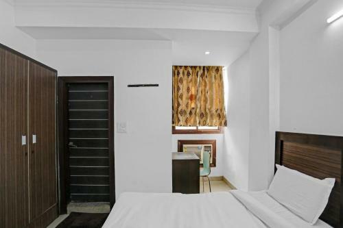 Capital O 84587 Hotel Blessing Regency