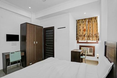 Capital O 84587 Hotel Blessing Regency
