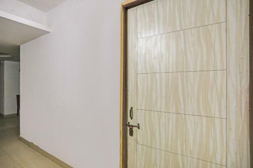 Collection O 82470 Hotel Rent Abode Aone Inn