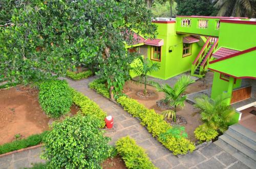 Hotel Staymaker Sunny's Serenity Resort