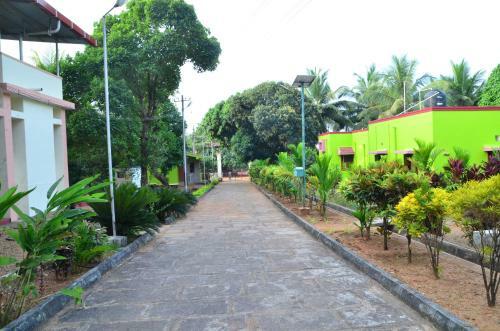 Hotel Staymaker Sunny's Serenity Resort