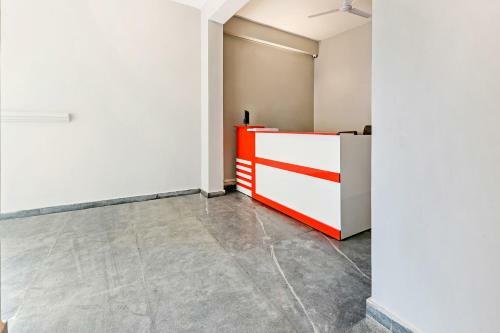 Collection O 26759 Pearl Hotel