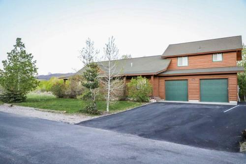 Apartment In Teton Ski Retreat