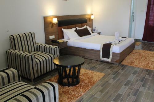 Hotel Parin Naddi Hills