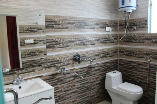 Hotel Parin Naddi Hills