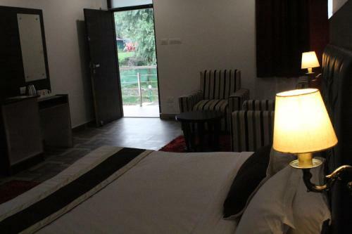 Hotel Parin Naddi Hills