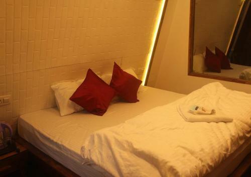 Hotel Dhauladhar View Village Resort