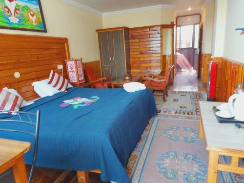 Hostal Auspicious Him Dharshan